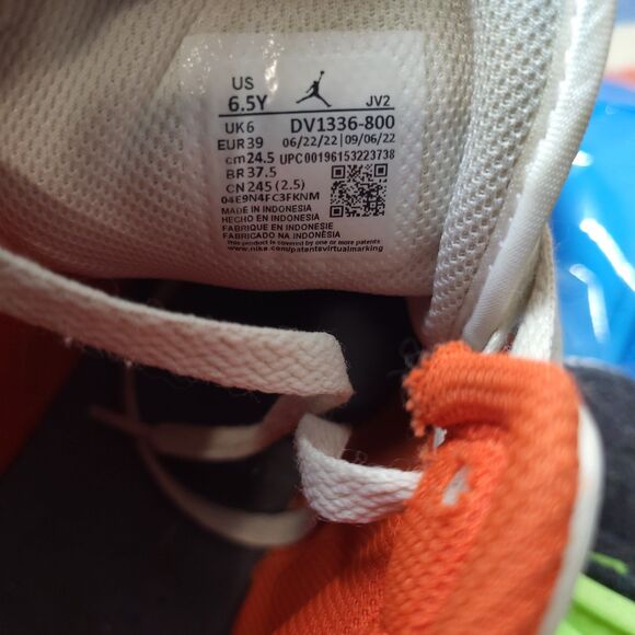 Nike Air Jordan 1 Mid Sneakers Team Orange / Black DV1336-800 GS 6.5Y - Picture 7 of 7